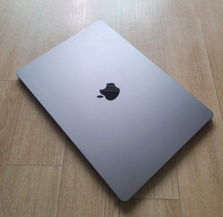 부산 맥북에어M3 15인치 2024년형 배터리98% 팝니다. 이미지