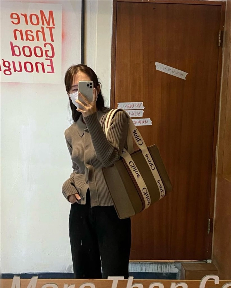 어그스트 베이지보울 카라 골지 니트 이미지