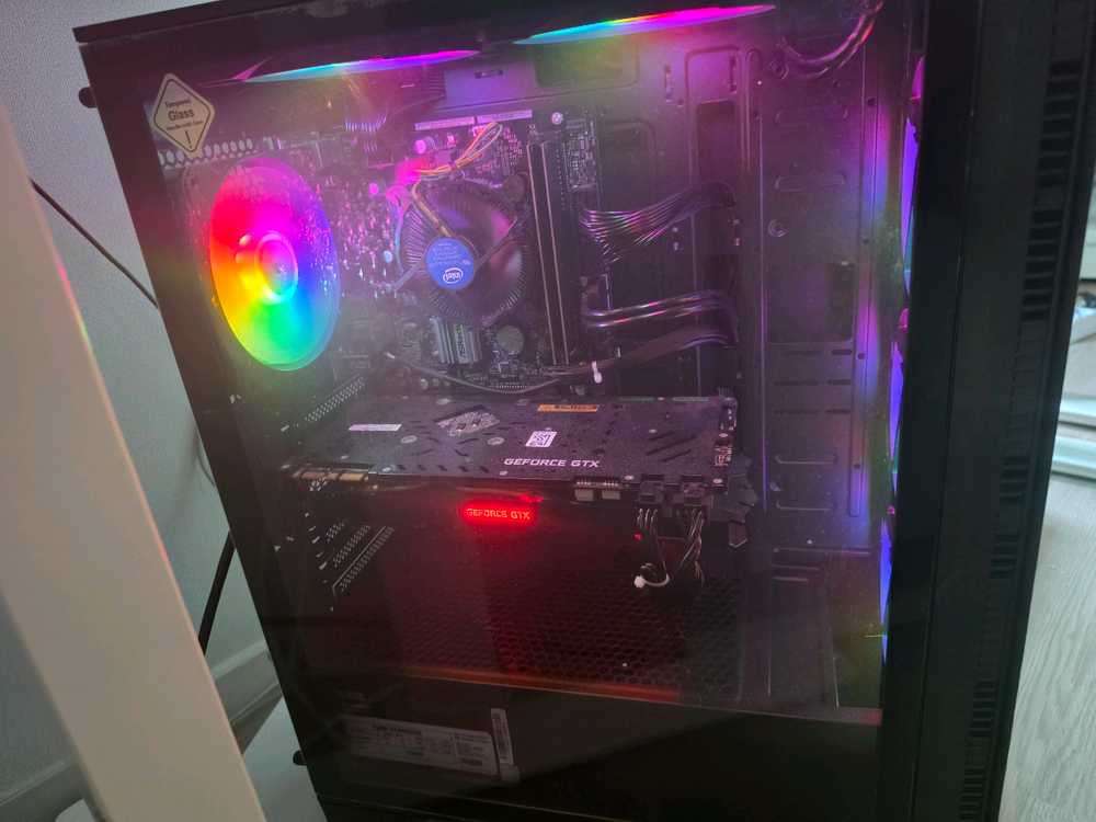 본체 i7-8700 1070 데스크탑 게이밍 이미지