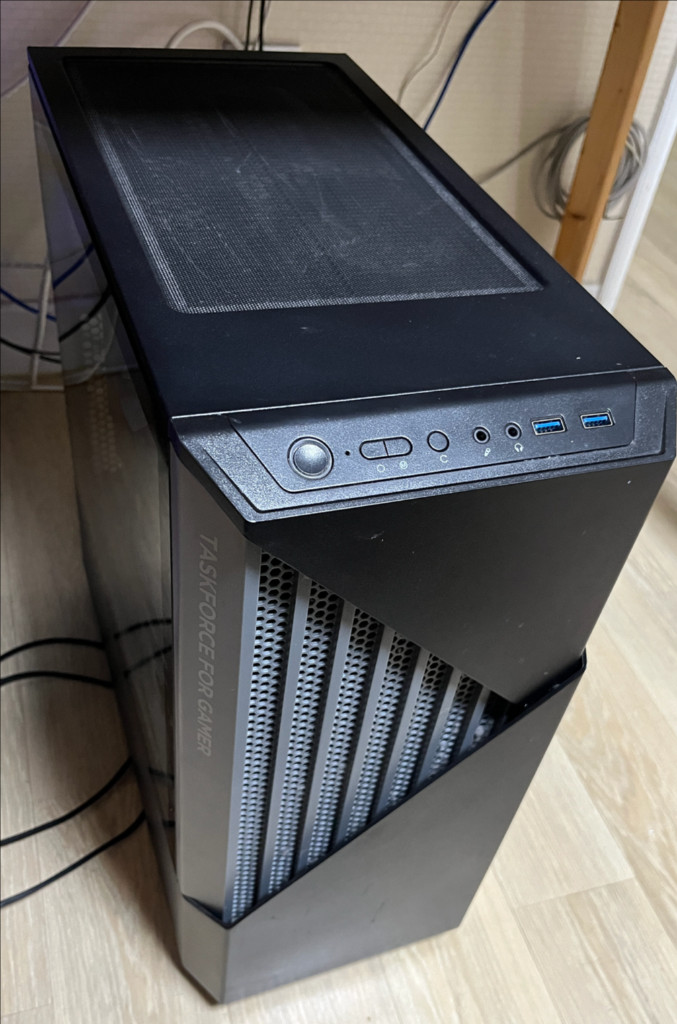 고성능 게이밍 PC 본체 이미지