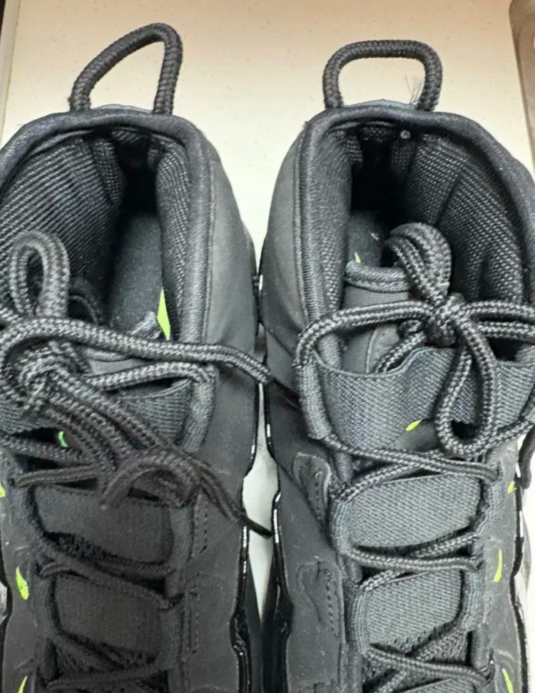 나이키 에어맥스 업템포 96 볼트 260 이미지