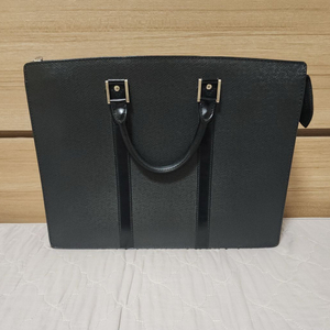 루이비통 타이가 로잔 서류가방 이미지