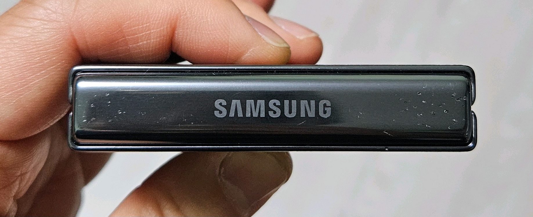 갤럭시 Z플립5 그라파이트 256GB 싸게 팝니다. 이미지