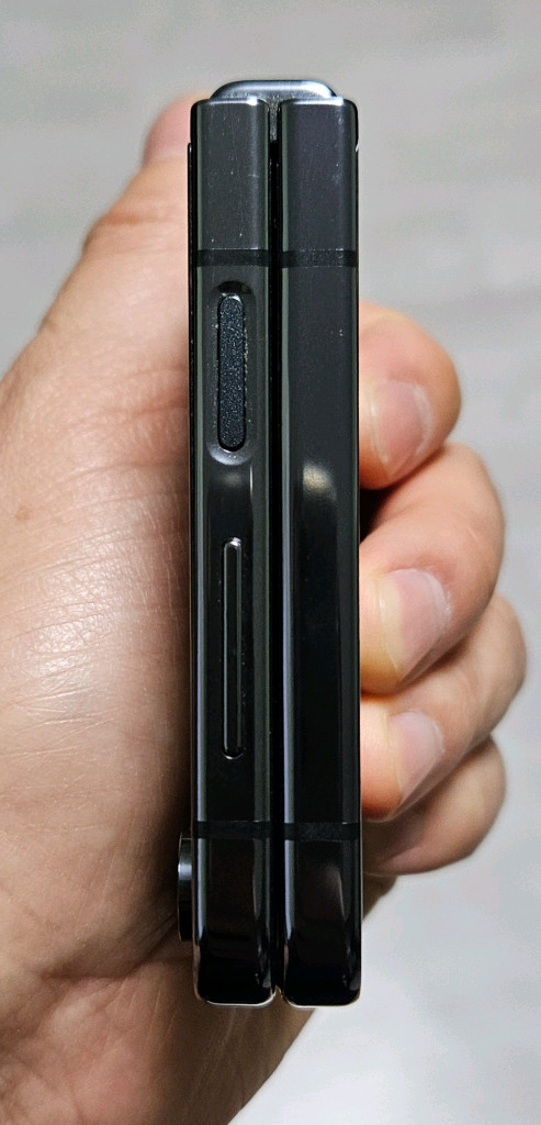 갤럭시 Z플립5 그라파이트 256GB 싸게 팝니다. 이미지