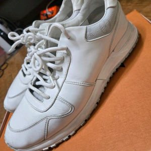 루이비통 런 어웨이 스니커즈 (표기7) 260-265사이즈 이미지