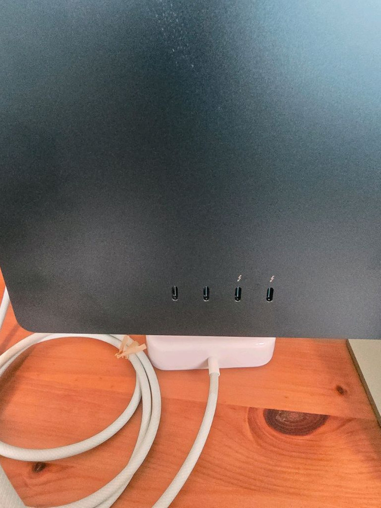 애플 아이맥 24인치 M1 칩 16g메모리 256 ssd 8코어 cpu 8코어 gpu 뒷면 usb포트4개 고급형입니 이미지