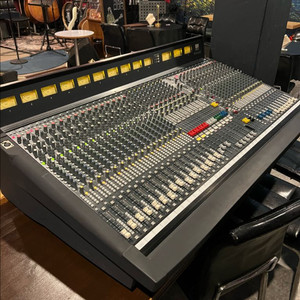 Soundcraft Series Four 24/4 아날로그 믹싱콘솔 이미지
