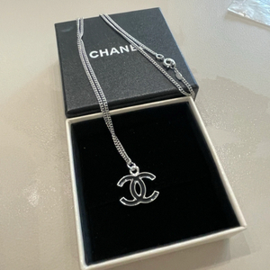 샤넬 CC로고 빈티지 에폭시 목걸이 블랙 은장 이미지