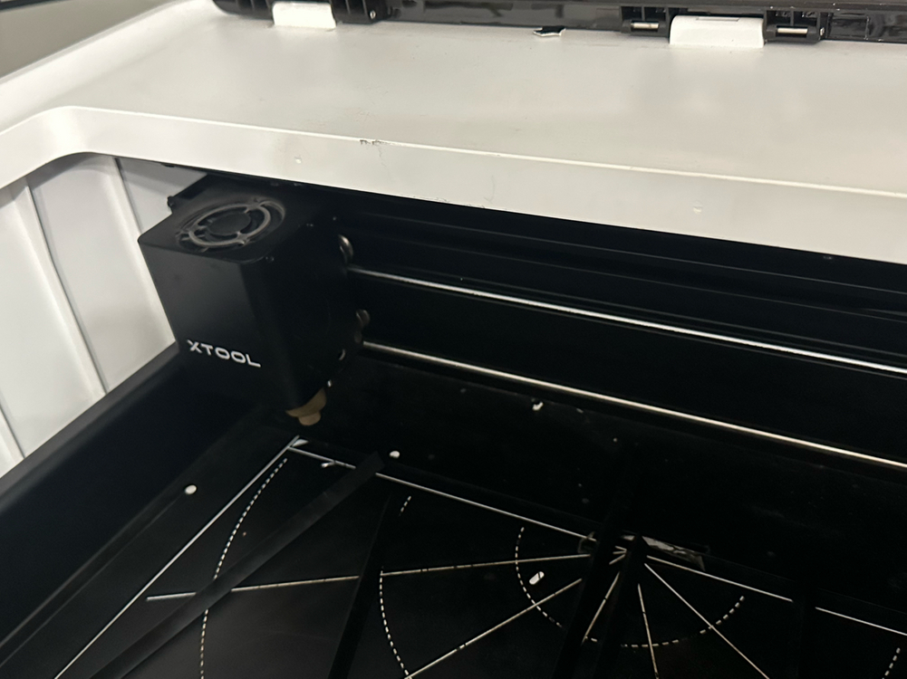 엑스툴 xtool m1 10w 레이저 각인기 커팅기 이미지