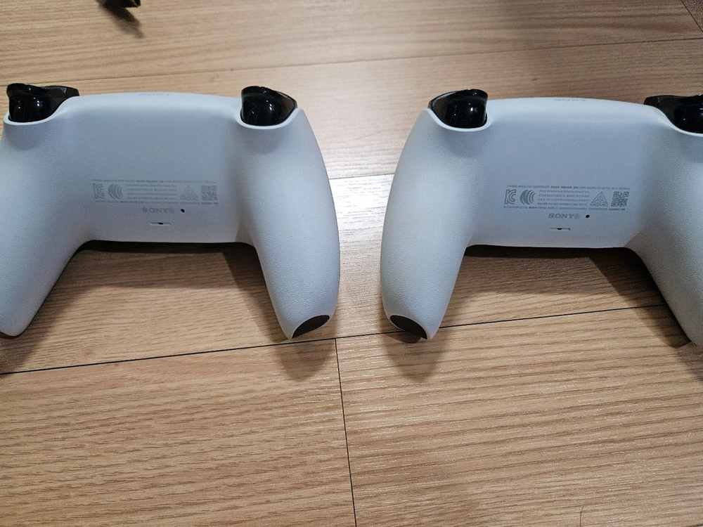 [팝니다]PS5 디스크에디션 + 듀얼센스 + 충전대 + 파이어쿠다530 1tb 이미지