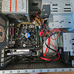 [팝니다] 13년된 고장난컴퓨터 본체 이미지