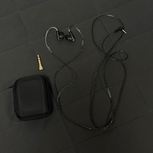 오디오테크니카 모니터링 이어폰 ATH-E70 새상품 이미지