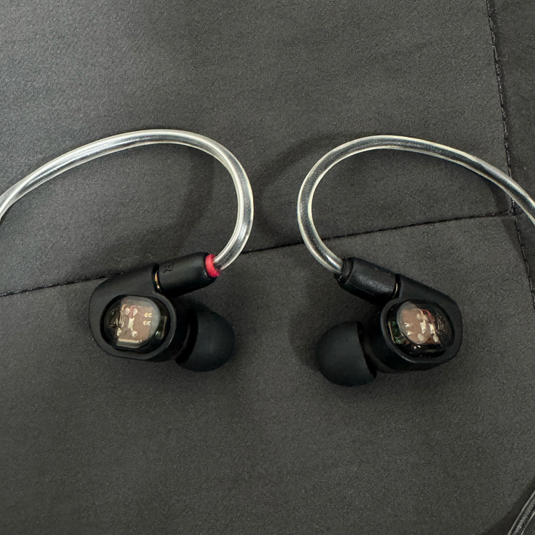 오디오테크니카 모니터링 이어폰 ATH-E70 새상품 이미지