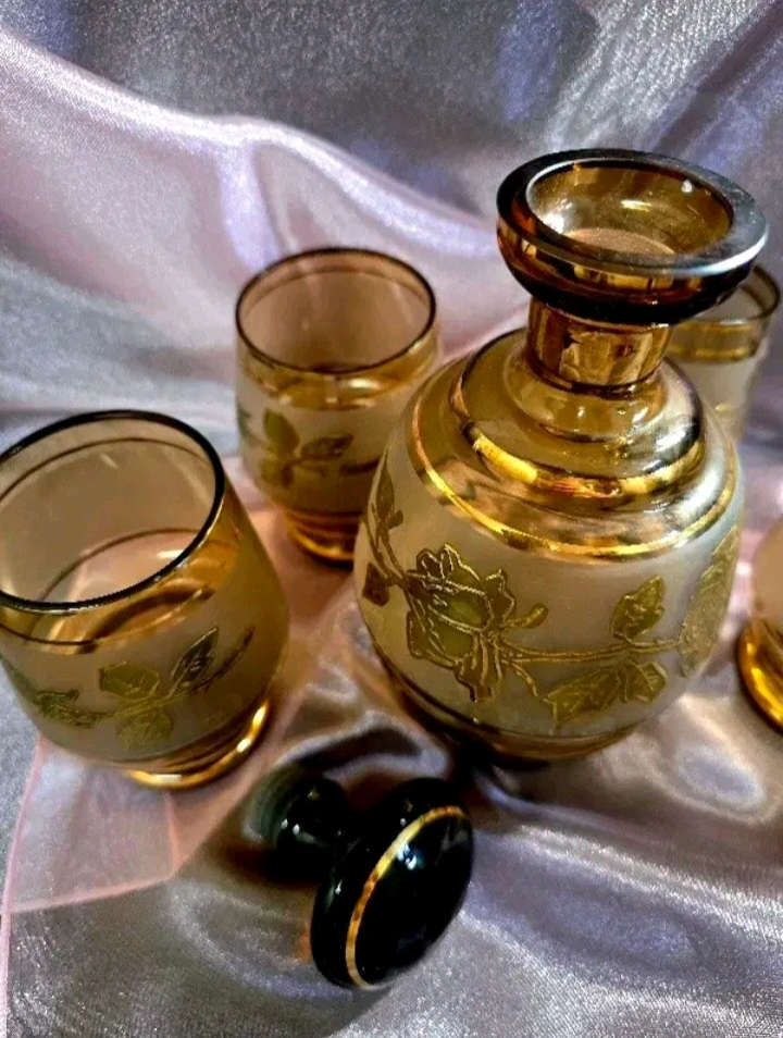 체코 보헤미아 디켄더&유리컵 일괄 이미지