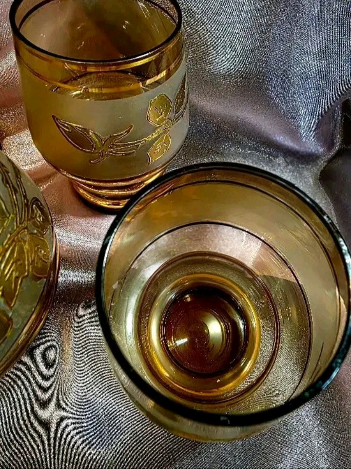 체코 보헤미아 디켄더&유리컵 일괄 이미지