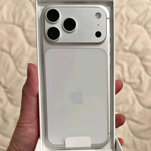 아이폰 17 프로맥스 화이트 512GB 판매합니다 이미지