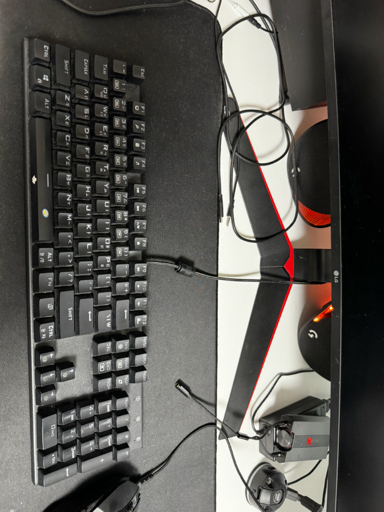 9900k,3080ti 및 컴퓨터 모니터 풀셋 이미지