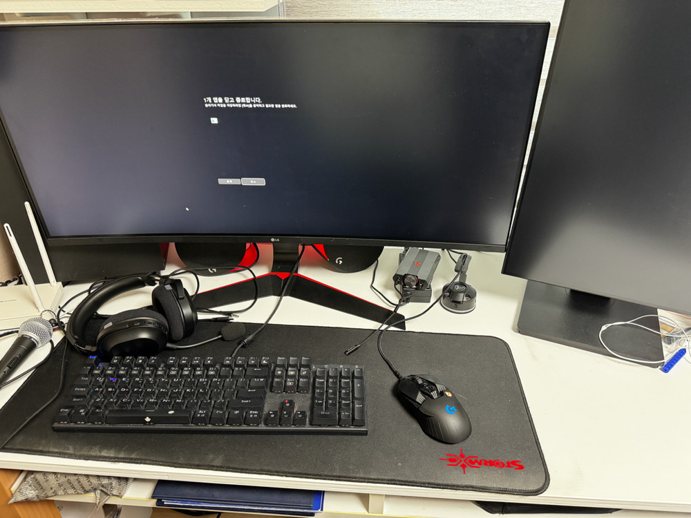 9900k,3080ti 및 컴퓨터 모니터 풀셋 이미지