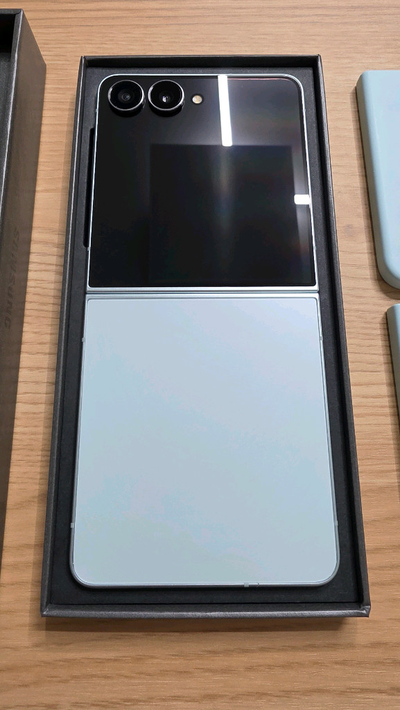 갤럭시Z 플립7 자급제 스페셜 컬러(민트) 512GB 풀박스 (상태 A급) 이미지