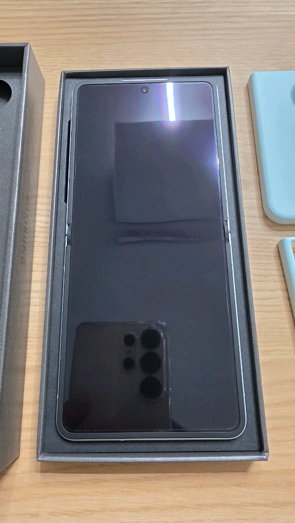 갤럭시Z 플립7 자급제 스페셜 컬러(민트) 512GB 풀박스 (상태 A급) 이미지