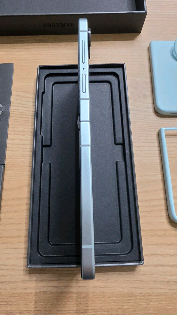 갤럭시Z 플립7 자급제 스페셜 컬러(민트) 512GB 풀박스 (상태 A급) 이미지