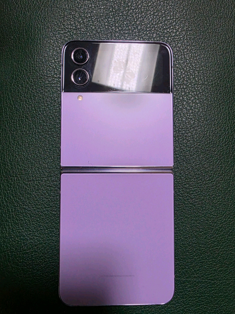 갤럭시 z플립4 팔아요 이미지