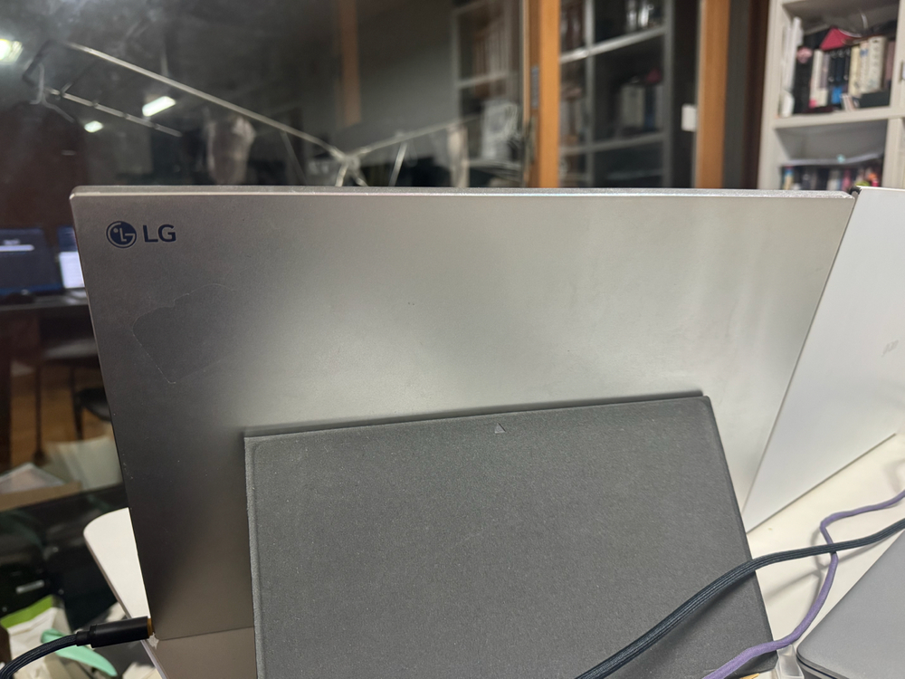 LG 그램뷰 2세대 이미지