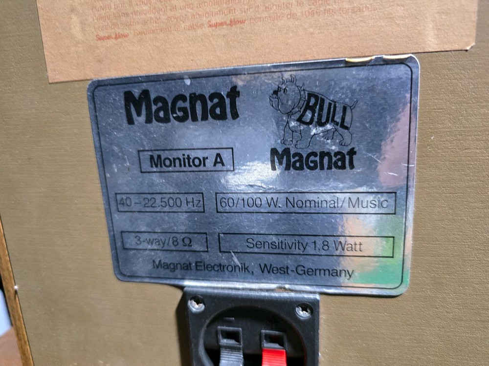 독일 MAGNAT MONITOR A 북쉘프 스피커 이미지