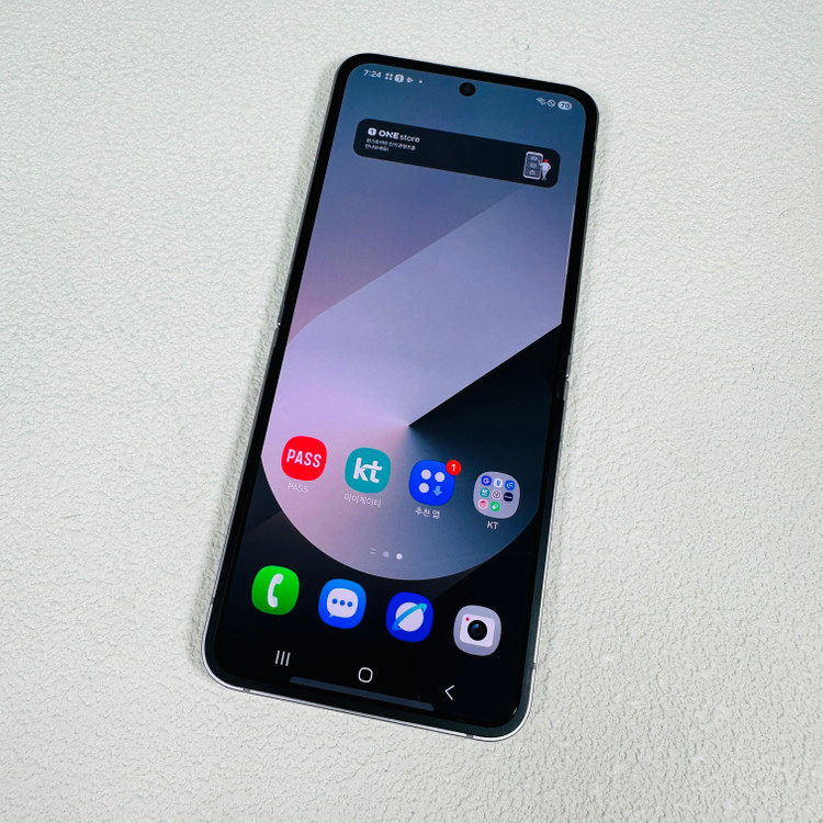 갤럭시 Z플립6 실버 256기가 내부화면센터판 이미지