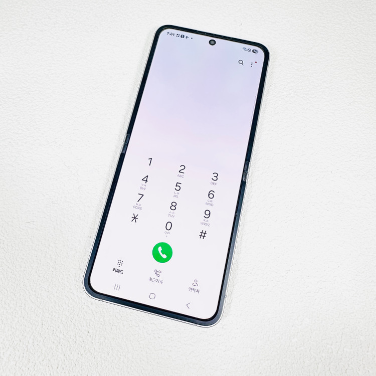 갤럭시 Z플립6 실버 256기가 내부화면센터판 이미지