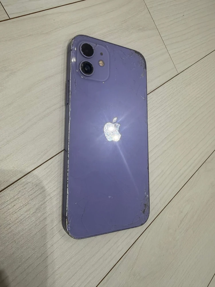 아이폰12 퍼플 128GB (뒷면파손) 팝니다 이미지