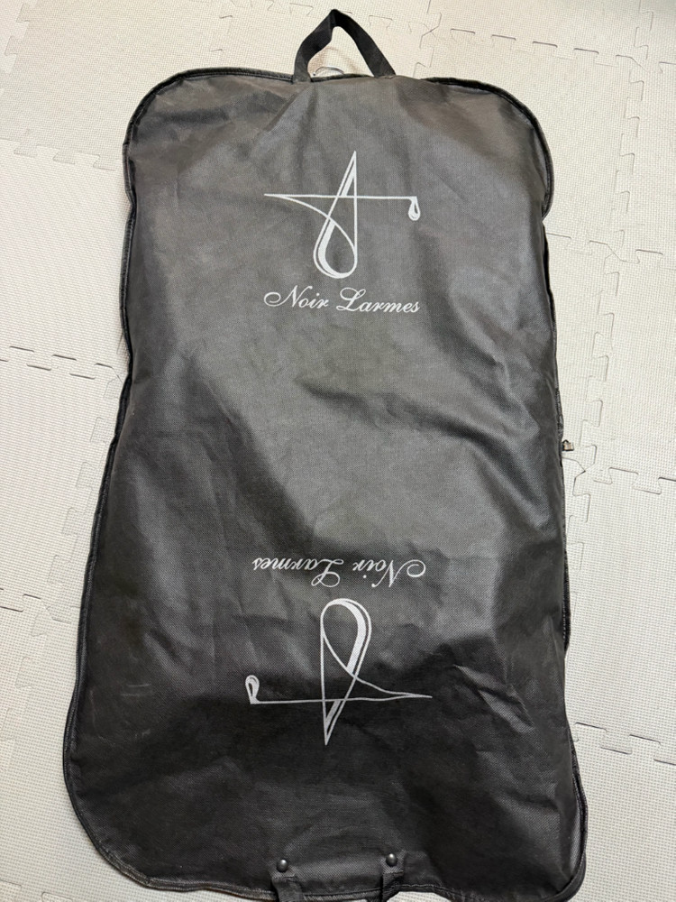 느와르라르메스 세미오버 이미지