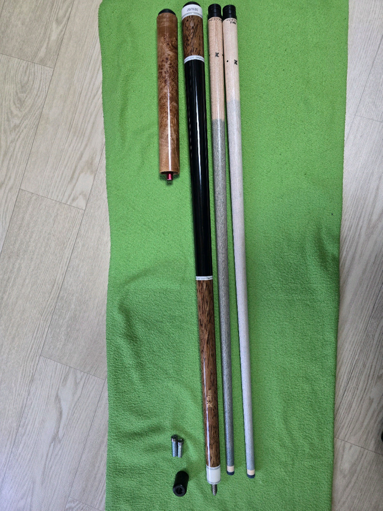 당구큐대 세트 이미지