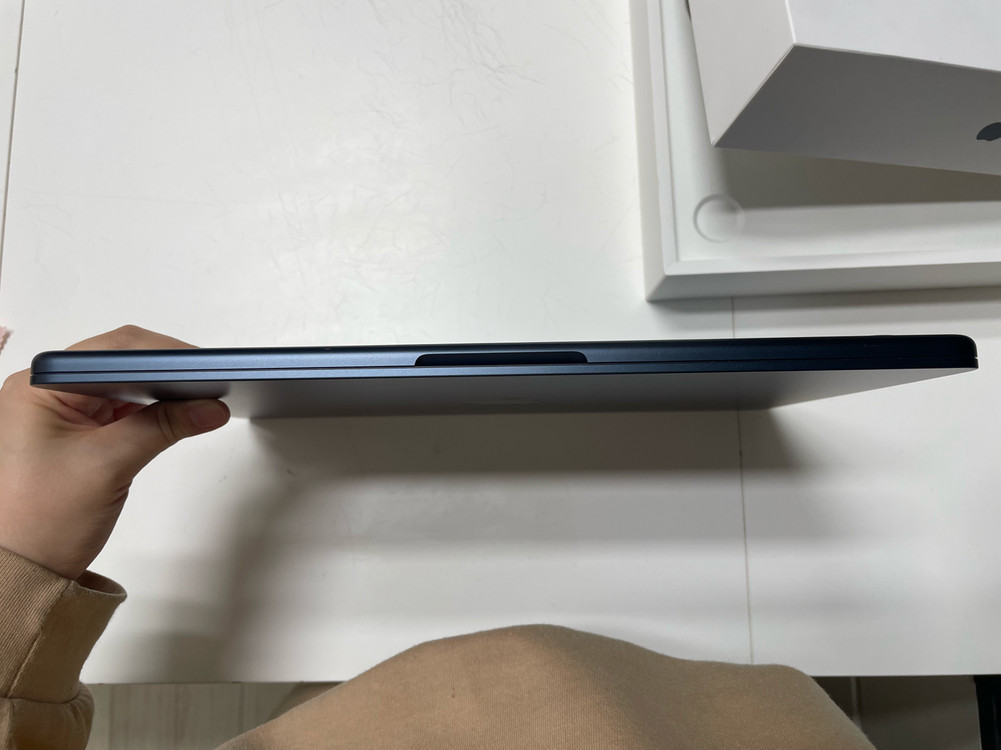 맥북 에어 13.6인치 M2 8GB 256GB 미드나이트 이미지