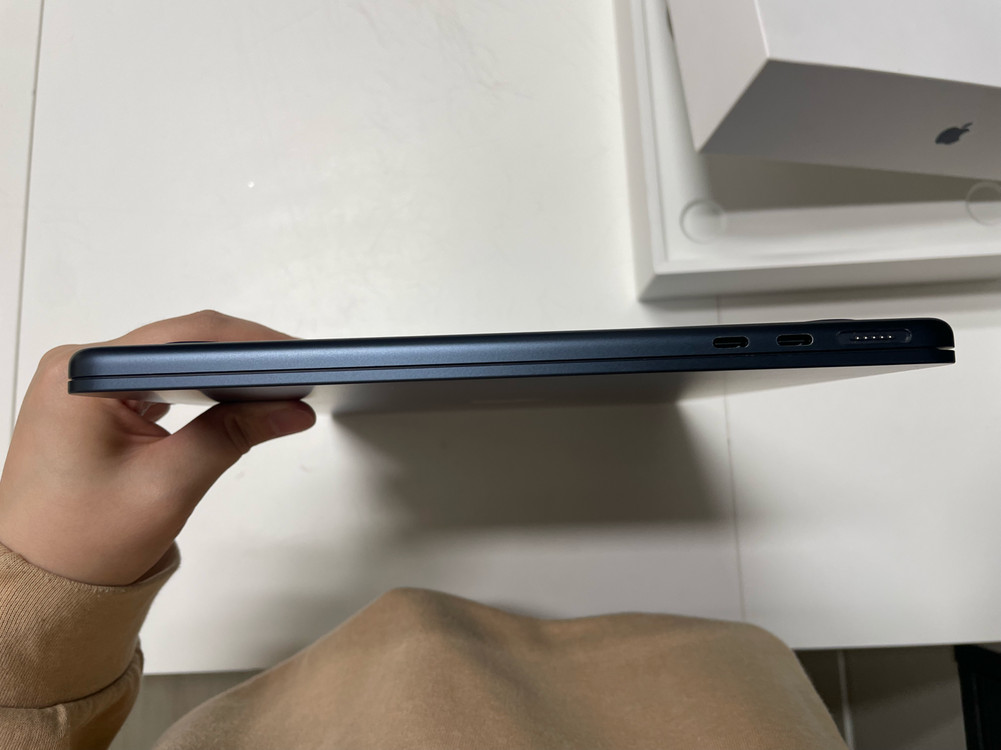 맥북 에어 13.6인치 M2 8GB 256GB 미드나이트 이미지