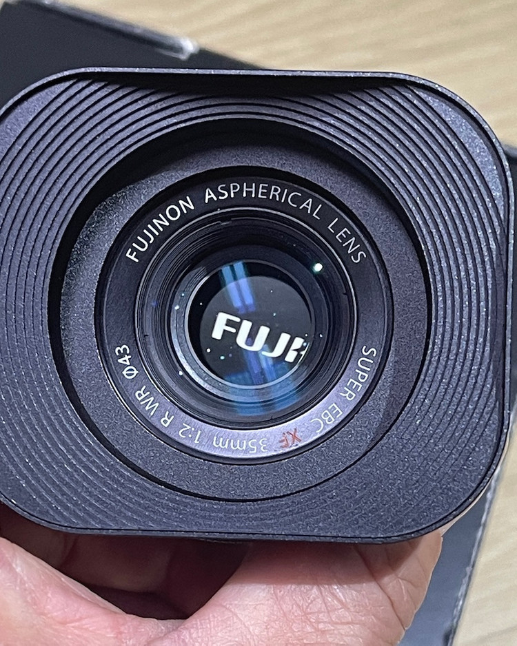 XF 35mm F2 R WR 렌즈 이미지