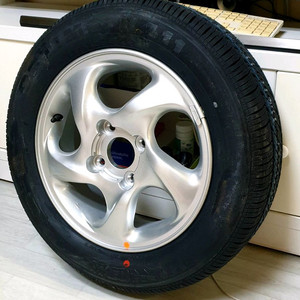 뉴아반떼xd 알루미늄휠 타이어 판매합니다. 이미지