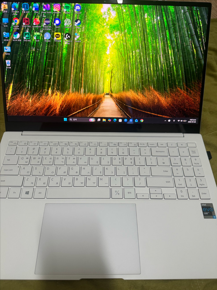 삼성 갤럭시북2 판매합니다. 이미지