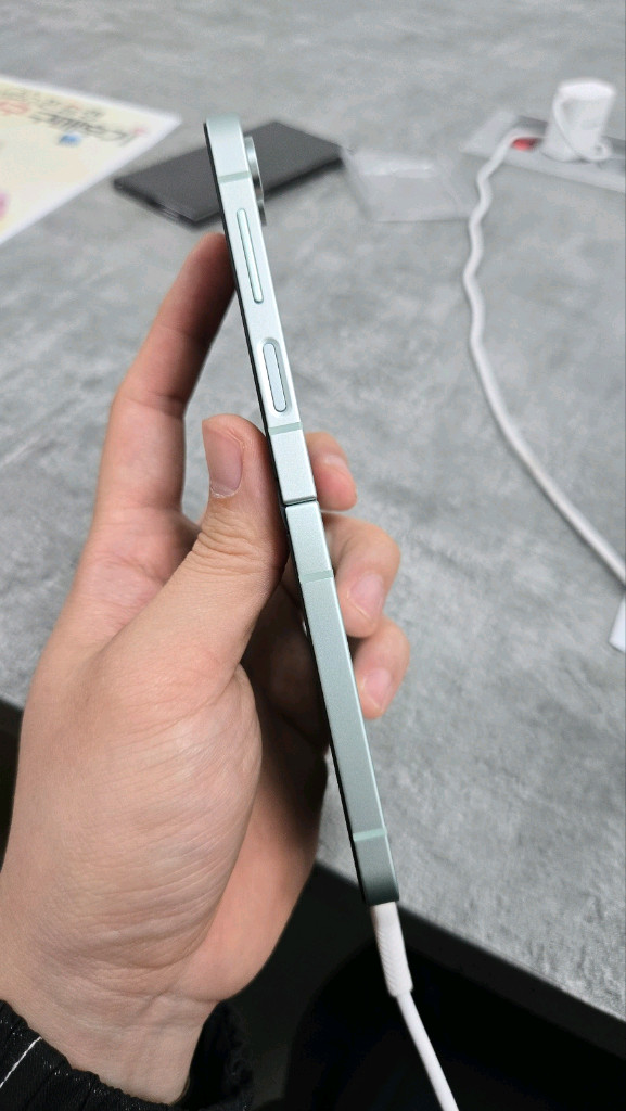 갤럭시z플립6 민트 S급 이미지