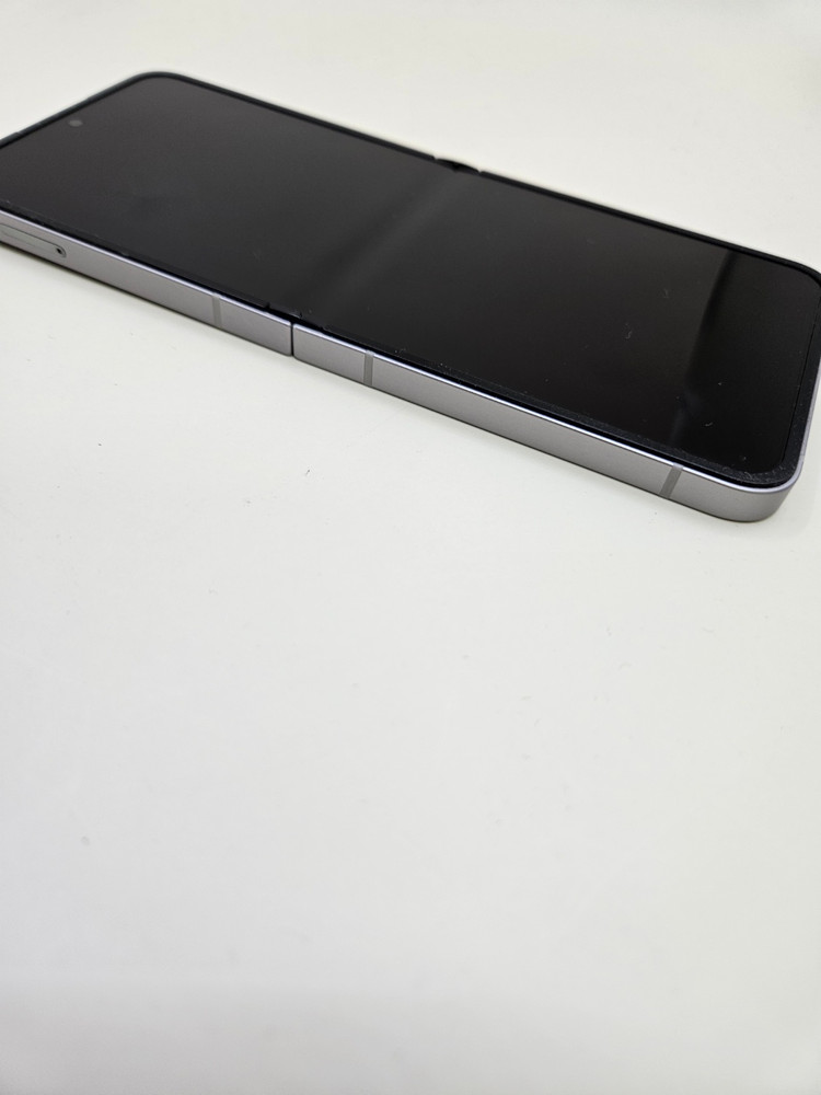 S급 갤럭시Z플립6 정품 정상해지 중고폰 할인가능 이미지