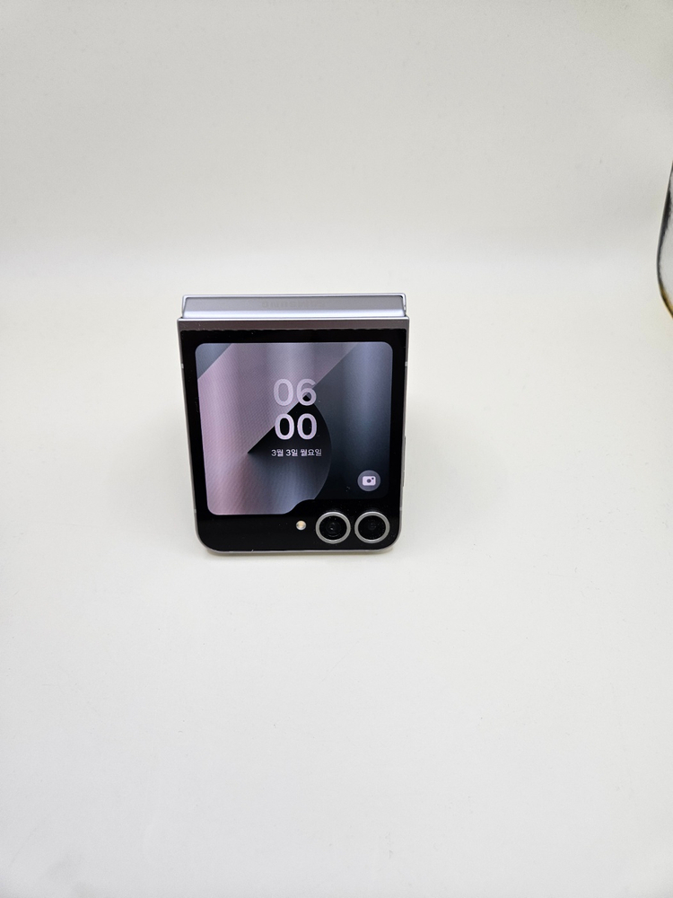 S급 갤럭시Z플립6 정품 정상해지 중고폰 할인가능 이미지