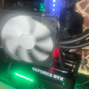 이엠텍 5070ti 게임락 이미지