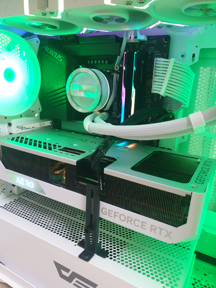 13900K 수냉 64G 2T RTX4080 SUPER 화이트 신품동일 하이엔드급 본체 이미지