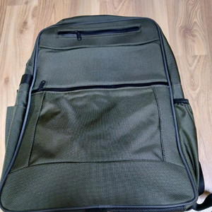 올리브색 백팩 새상품 이미지