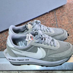 나이키 사카이 이미지