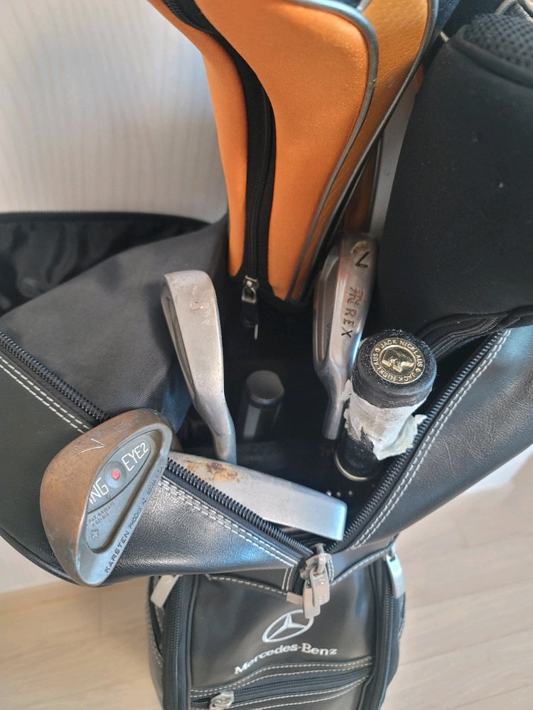 벤츠 골프 캐디백 (골프채 포함) 이미지