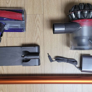 깨끗하게 세척한 다이슨 청소기 V7(19분 연속동작) 이미지