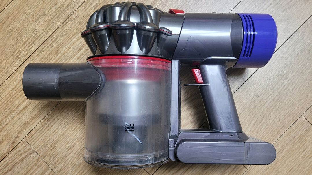 깨끗하게 세척한 다이슨 청소기 V7(19분 연속동작) 이미지