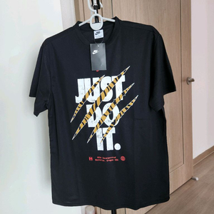 타이거 프린트 남자면반팔티 L 이미지