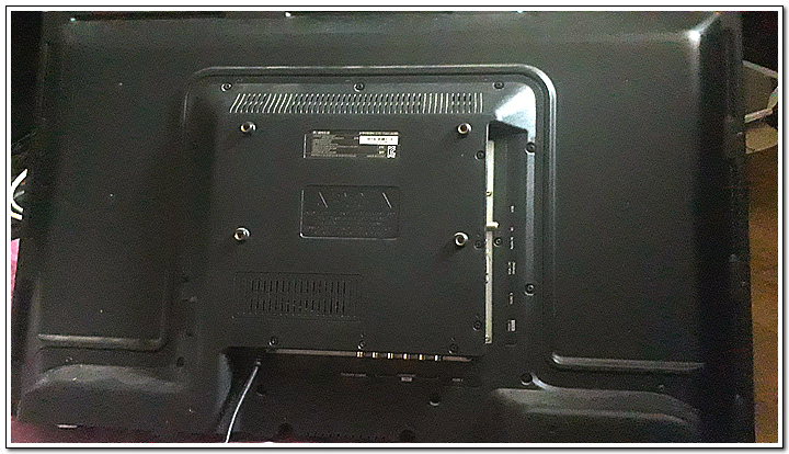 32인치 와이드뷰 TV 모니터 이미지